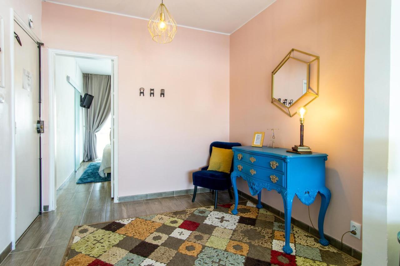 Gaze Out At The City In A Retro-Chic Getaway Лісабон Екстер'єр фото